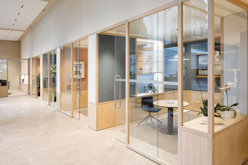 Frameless glass shopfronts
